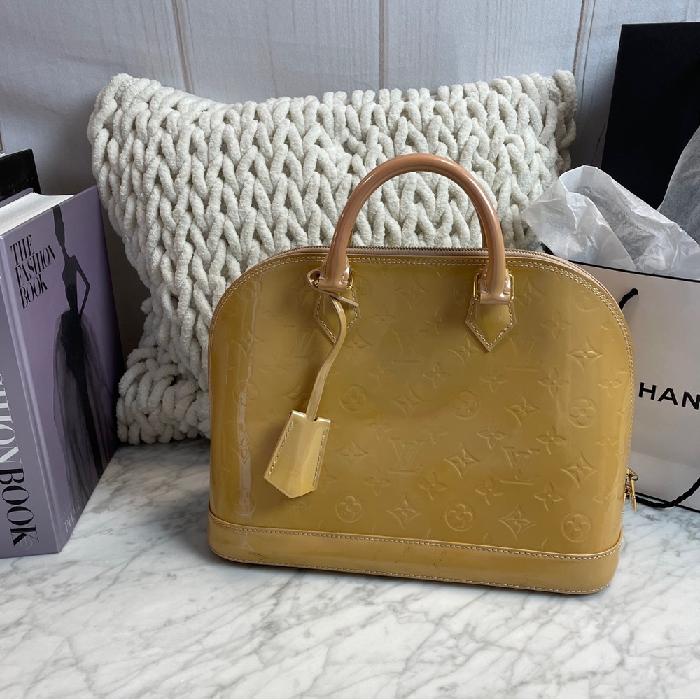 Louis Vuitton Monogram Alma Vernis